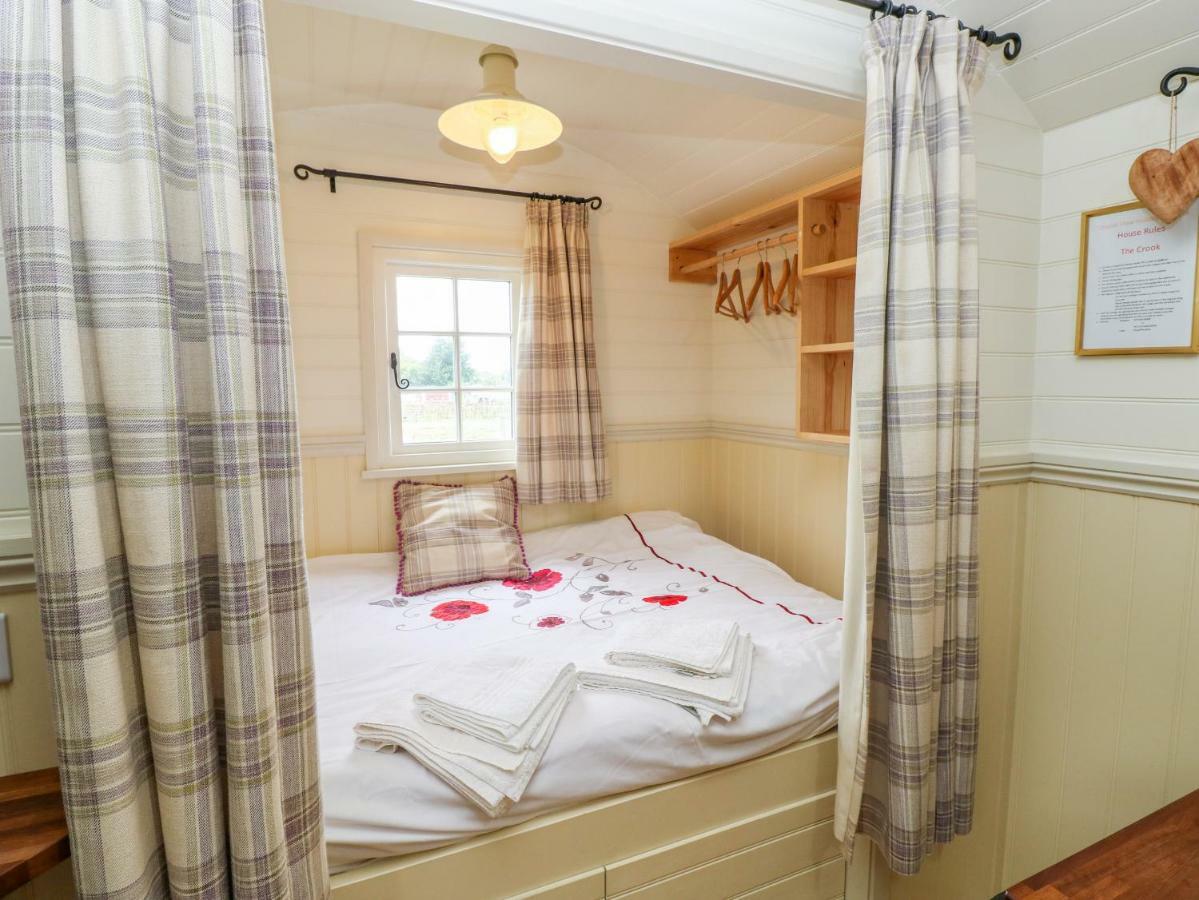 Shepherds Hut - The Crook Milford Haven Exterior foto